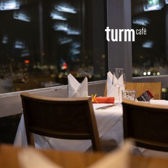 Buffet: Fenstertisch für 4 Personen